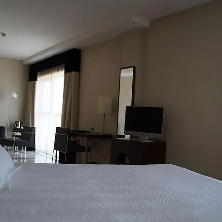 Nh Ciudad De Hotel 4*