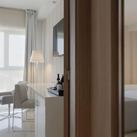 Nh Ciudad De Hotel 4*