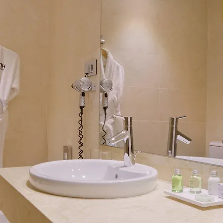 מלון Nh Ciudad De סרגוסה