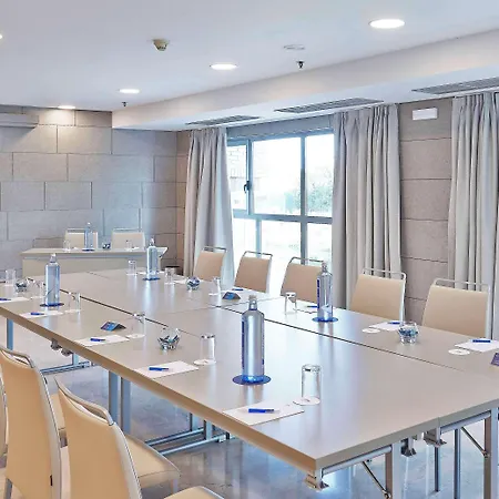 Nh Ciudad De מלון 4*