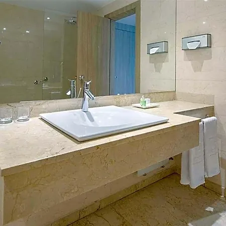 Nh Ciudad De Hotel