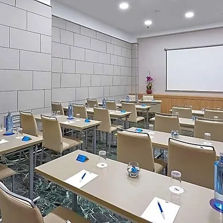 Nh Ciudad De Hotel 4*