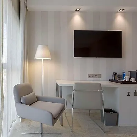 Nh Ciudad De Hotel