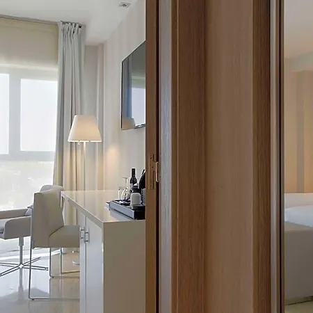 Nh Ciudad De Hotel 4*