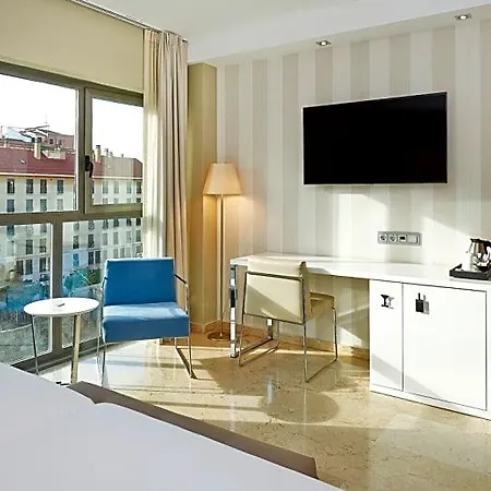 Hotel Nh Ciudad De 4*