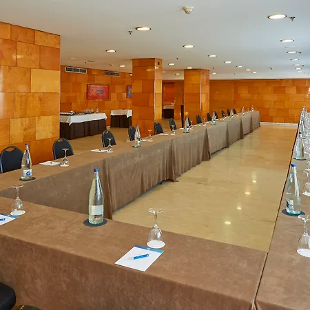 מלון Nh Ciudad De סרגוסה