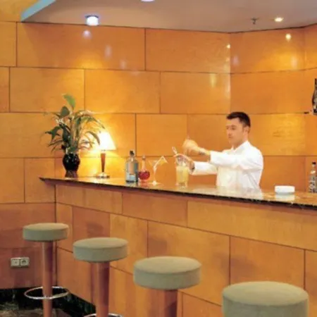 Nh Ciudad De מלון 4*