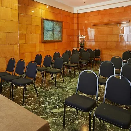 מלון Nh Ciudad De 4*