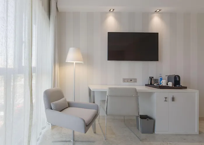 Ξενοδοχείο Nh Ciudad De