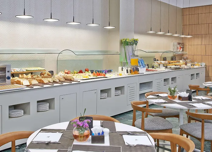 Отель Nh Ciudad De