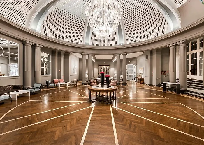 Nh萨拉戈萨城市酒店 4*