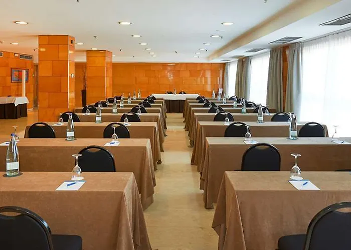 Nh萨拉戈萨城市酒店 4*